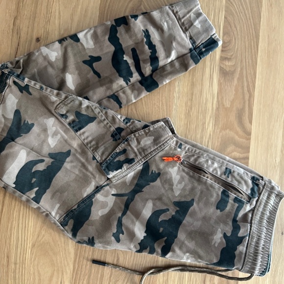 Camouflage Cargo Jogger Pants - Picture 6 of 6